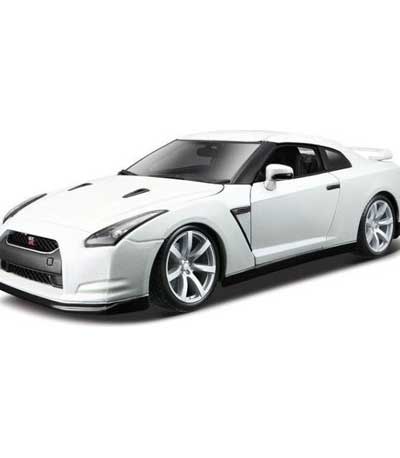 Bburago Nissan GT-R (R35) 1/18 White 18/12079