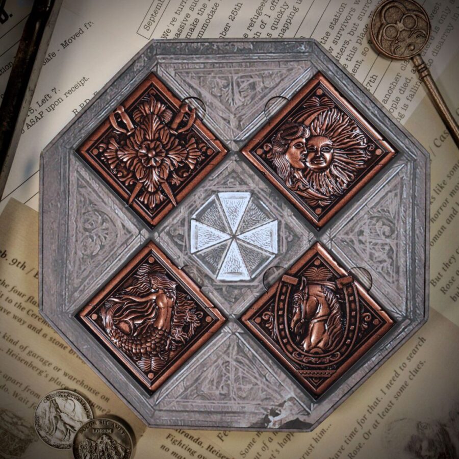 Fanattik RESIDENT EVIL VIII Μενταγιόν - 4 House Set Crest Medallion Limited Edition (FNTK-CAP-RE802)