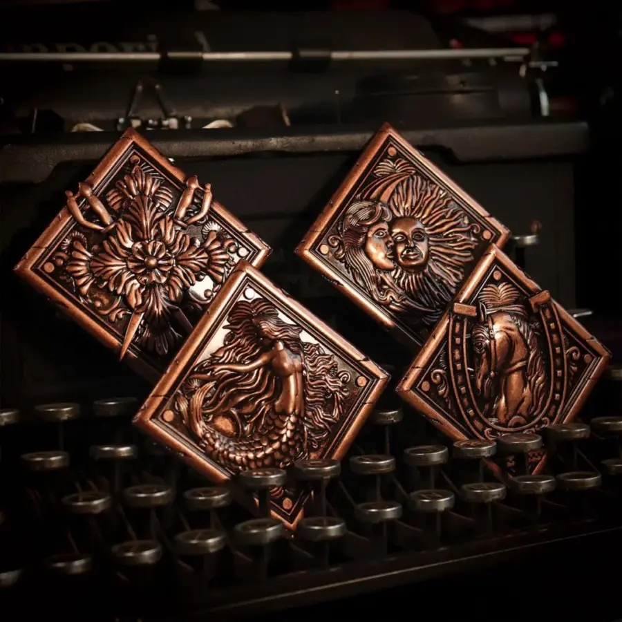 Fanattik RESIDENT EVIL VIII Μενταγιόν - 4 House Set Crest Medallion Limited Edition (FNTK-CAP-RE802)