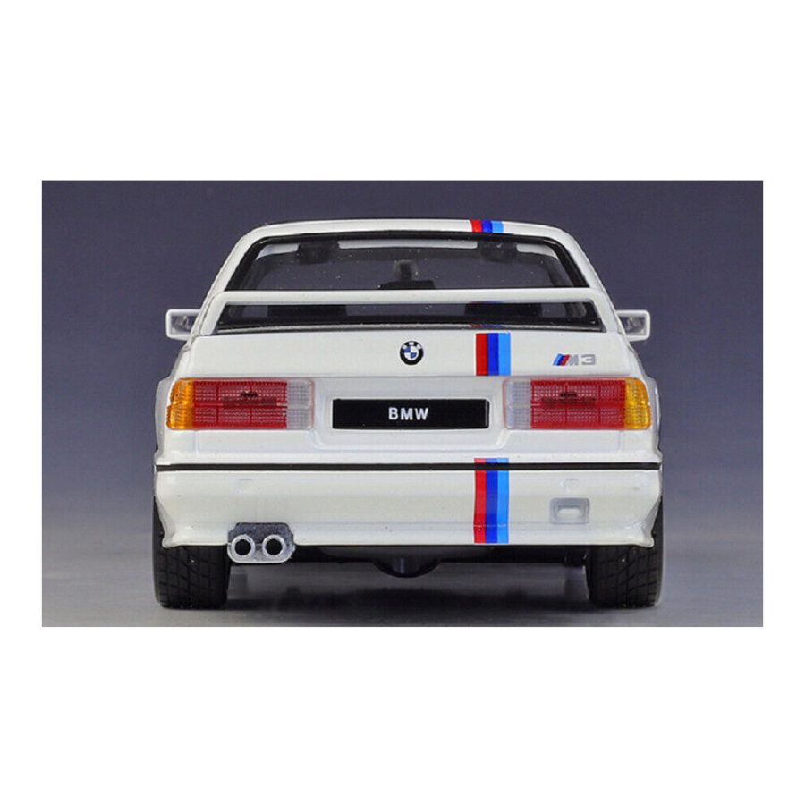 Bburago 1/24 BMW M3 (E30) 1988 White (18/21100)