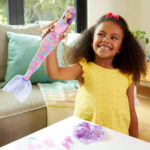 Barbie Fashion Fantasy JCP74 Κούκλα με 8 Αξεσουάρ & 10+ Παραμυθένιες Εμφανίσεις για Παιδιά 3+ Ετών – Mattel