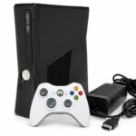 Μεταχειρισμενη Κονσολα Xbox 360 S Slim 250GB Μαύρο με 1 Ασύρματο Χειριστήριο Λευκό  (3 Μηνες Εγγυηση AstronGameClub)